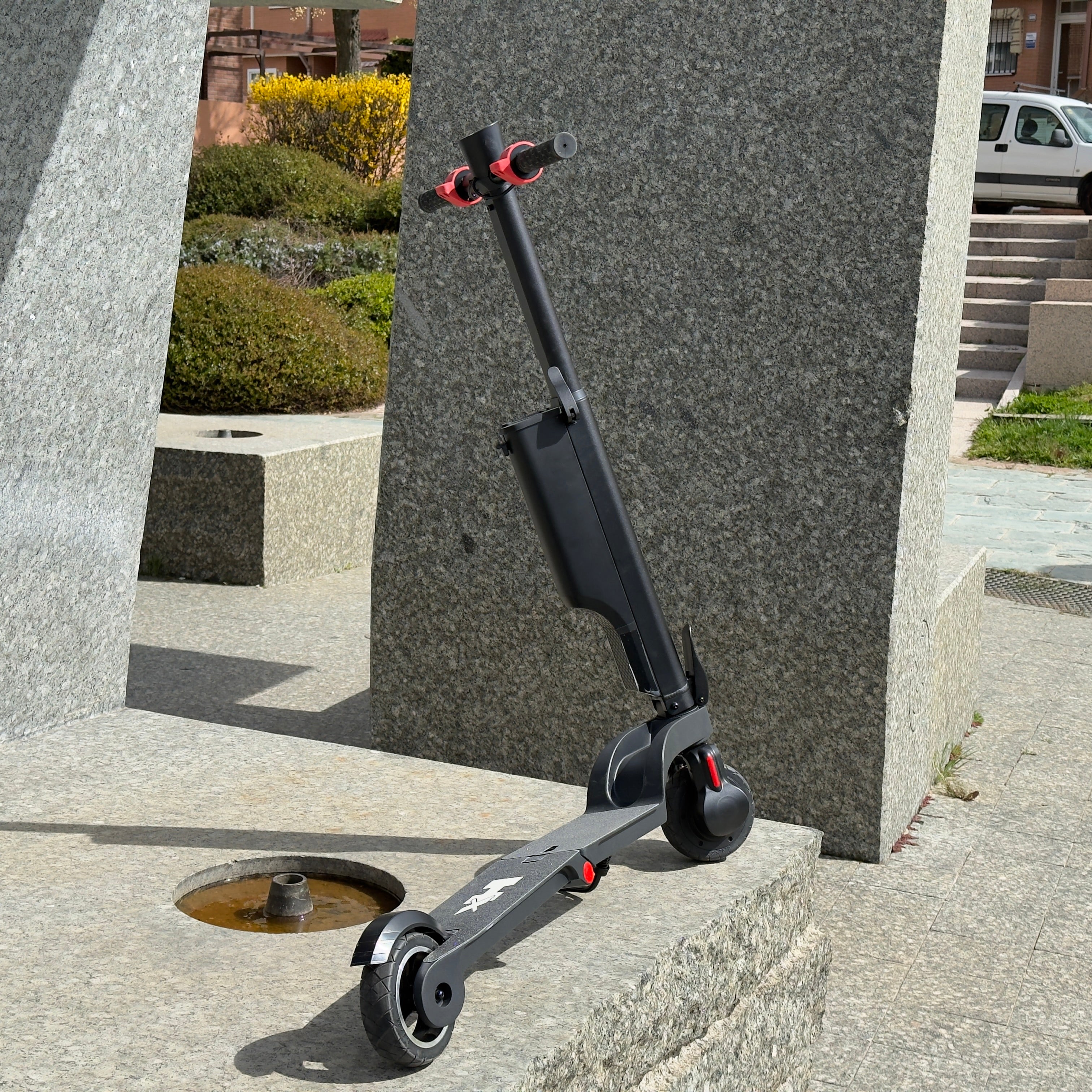 Patinete Eléctrico Plegable 25 km/h – Batería de Litio, Ligero y Portátil