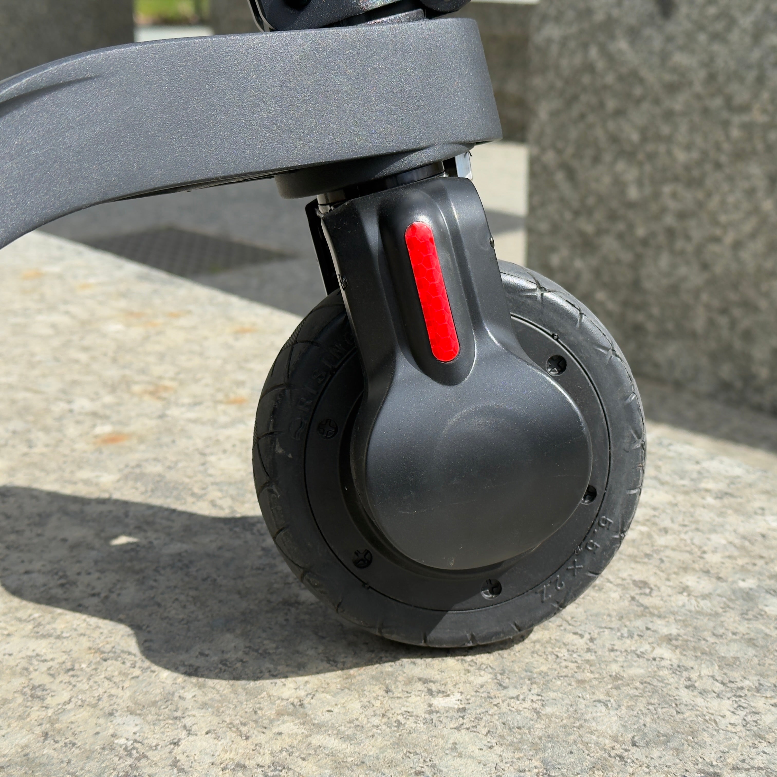 Patinete Eléctrico Plegable 25 km/h – Batería de Litio, Ligero y Portátil